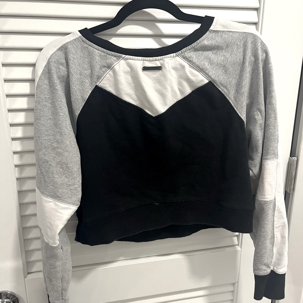 Blanc Noir Color Block Cropped Sweatshirt - Picture 5 of 8